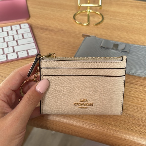 Wallets - Picture 2 of 11